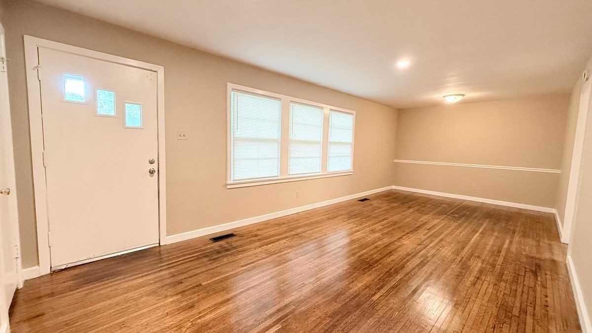 1002 Evins St - Photo 2 of 32
