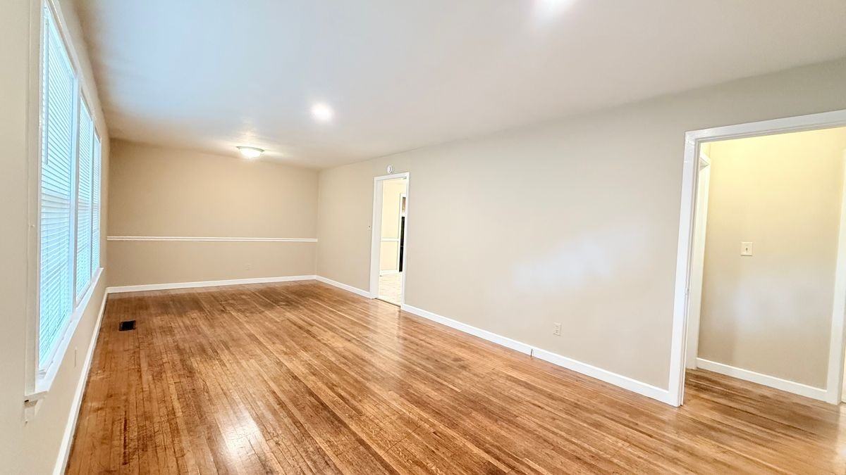 1002 Evins St - Photo 4 of 32