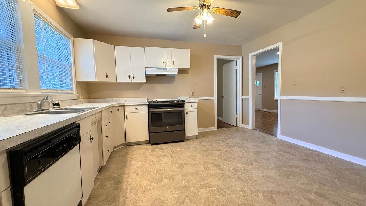1002 Evins St - Photo 5 of 32