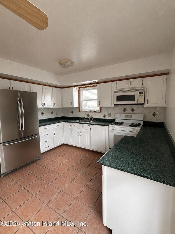 32 Amador St - Photo 5 of 13