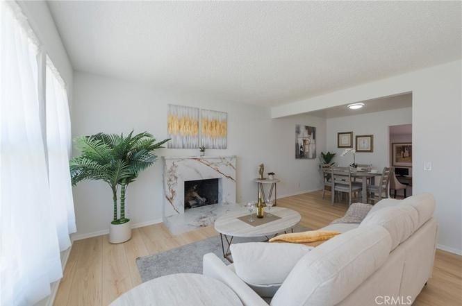 16220 Mckinley Ave - Photo 3 of 19