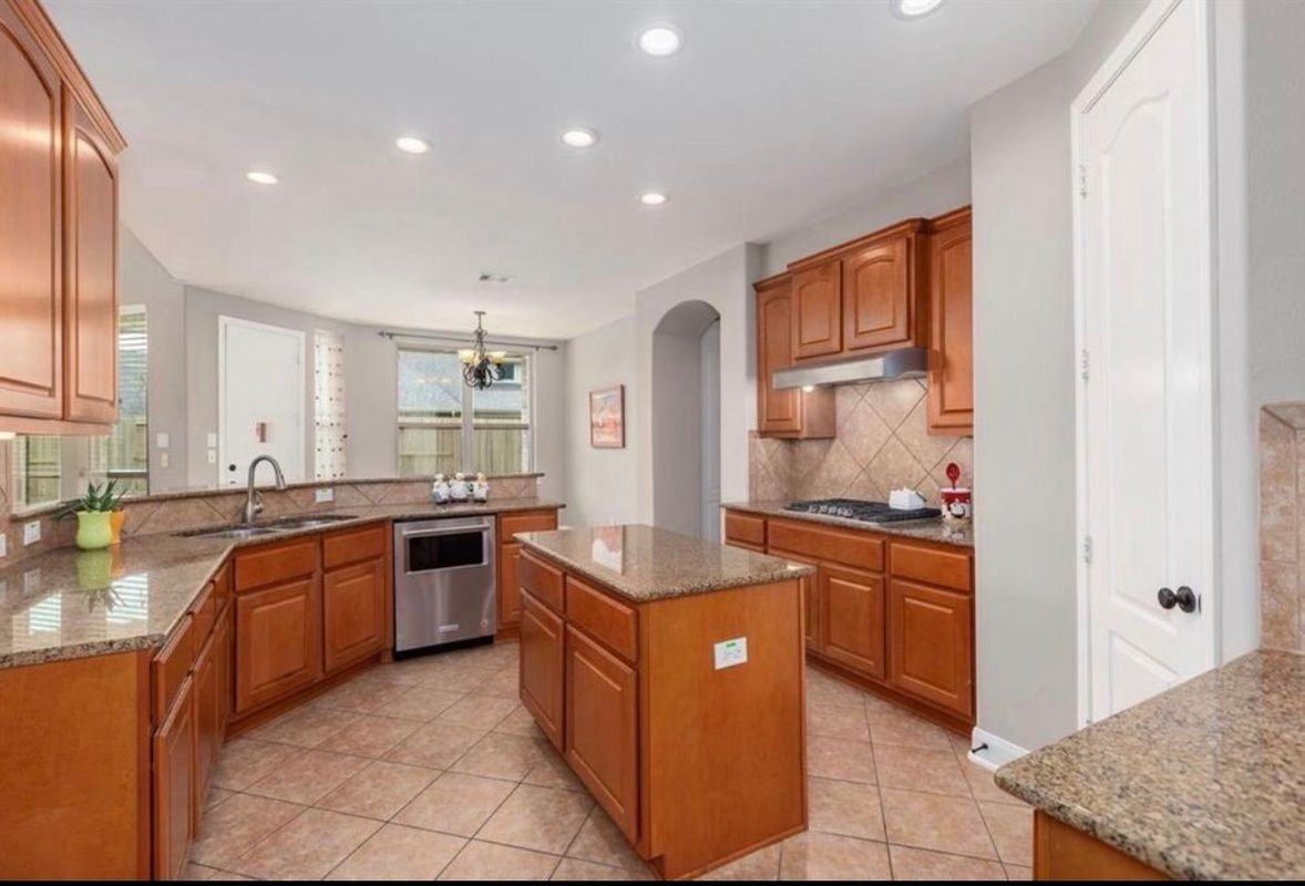 2207 Bayou Cove Ln - Photo 4 of 5