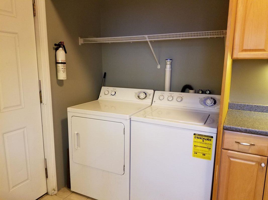 585 Beech St - Photo 4 of 15