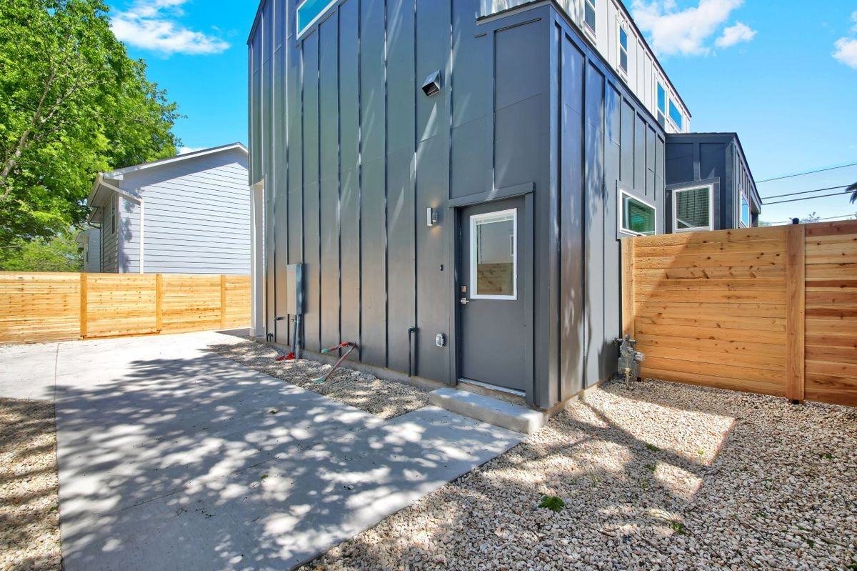 7204 Meador Ave ##1b - Photo 4 of 10