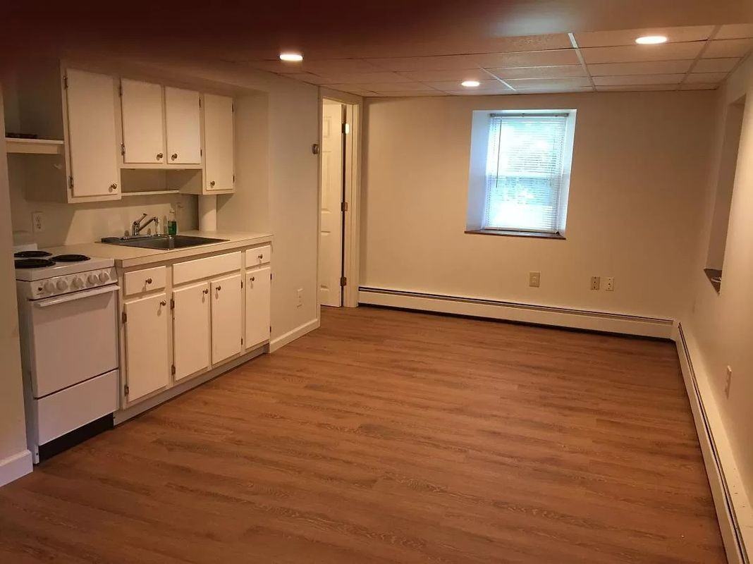 37 Richmondville Ave ##3 - Photo 2 of 3