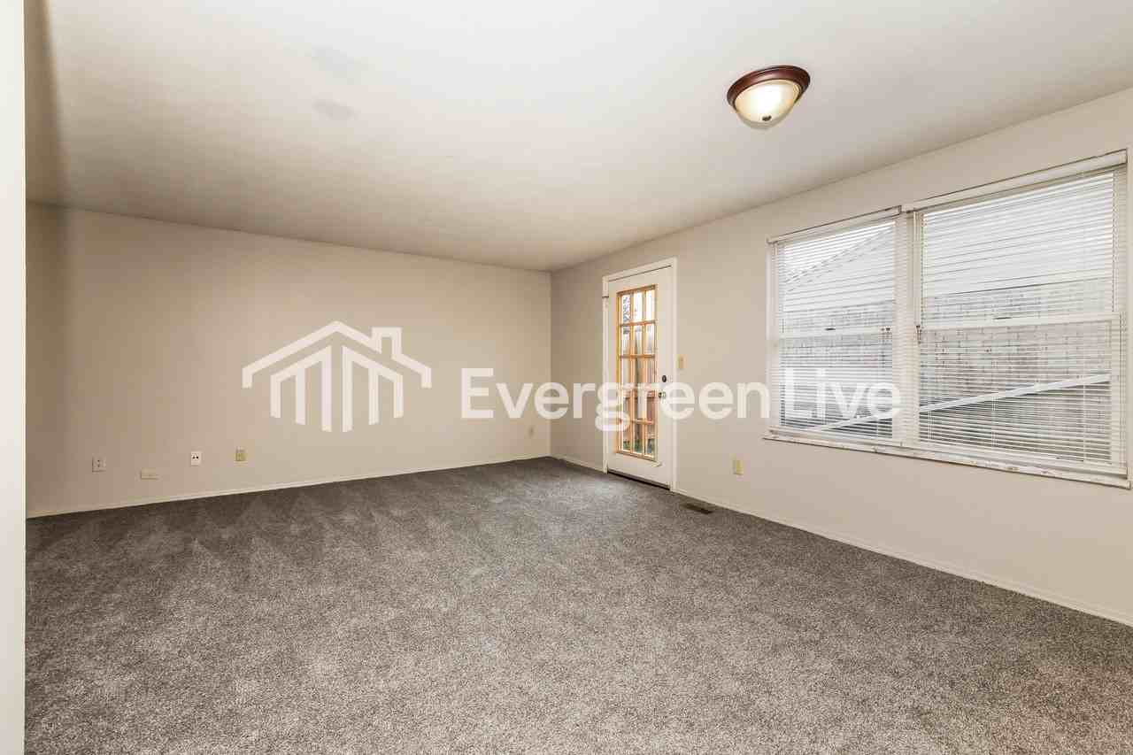 8787 Mardi Gras Dr - Photo 3 of 15