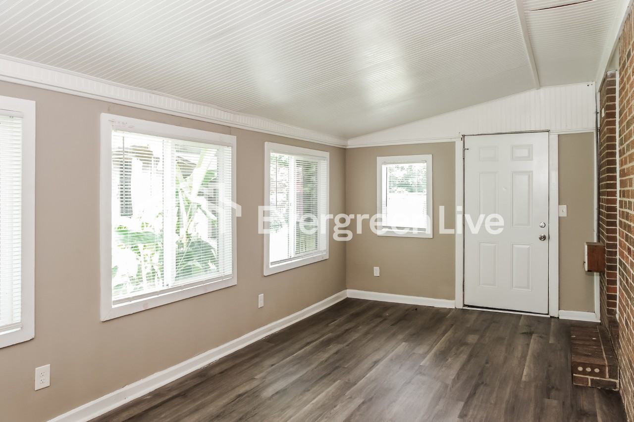 2009 Woodmead St Sw - Photo 4 of 15