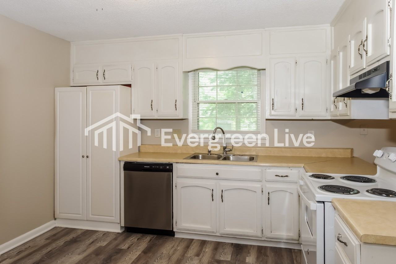 13009 Astalot Dr Se - Photo 4 of 15