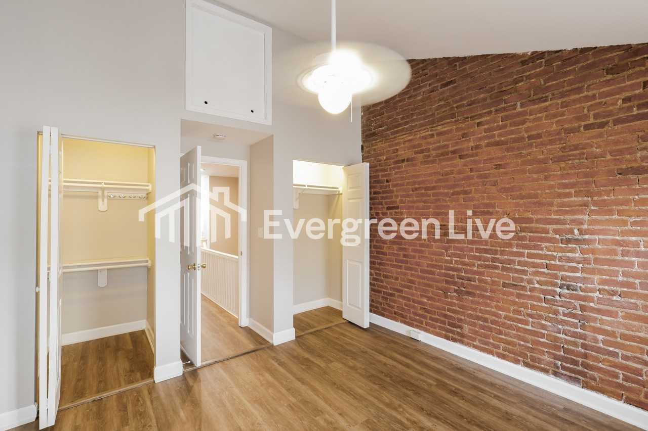 512 S Port St - Photo 2 of 14