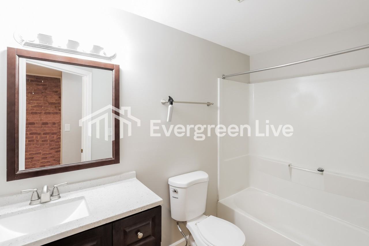 512 S Port St - Photo 3 of 14