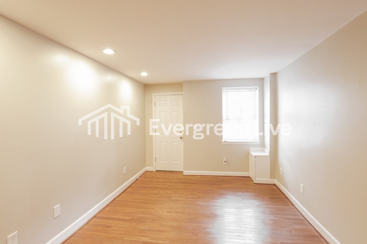 512 S Port St - Photo 7 of 14