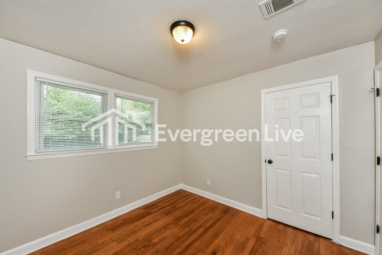 4213 Shorecrest Dr - Photo 7 of 15