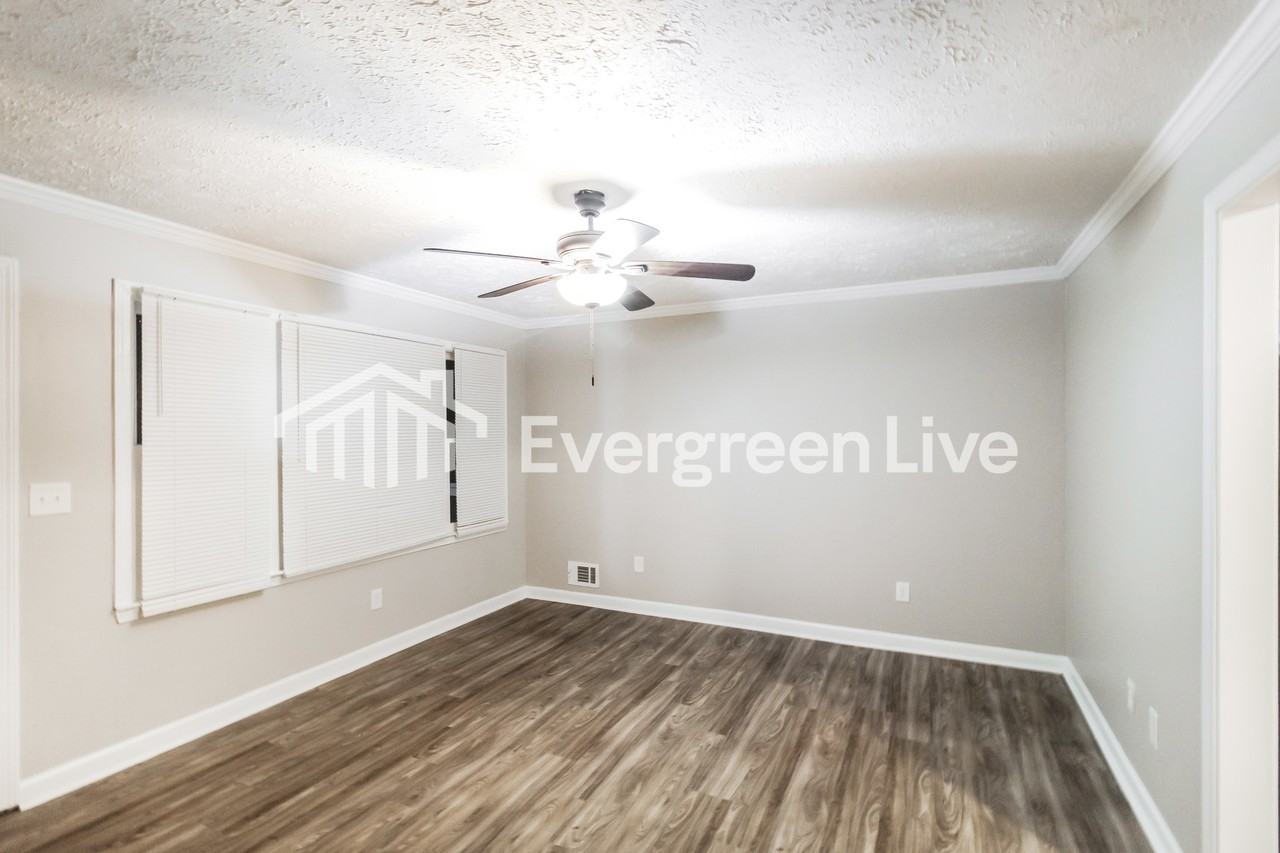 15985 Highway 36 - Photo 2 of 14