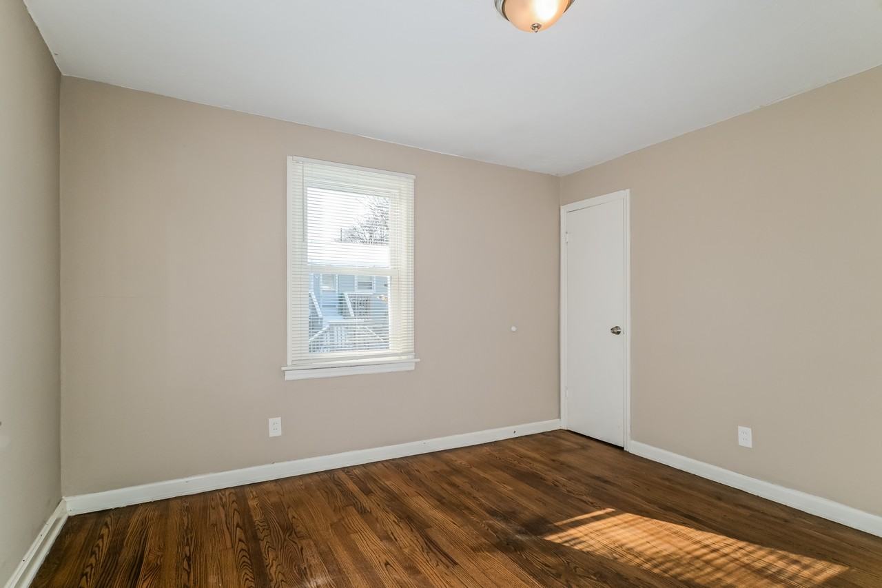 2214 Huntington Ave - Photo 3 of 15