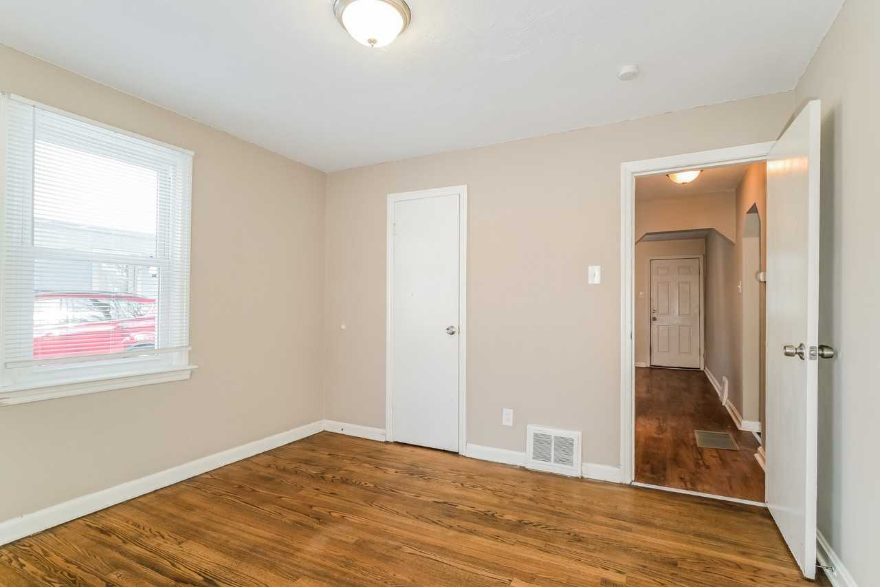 2214 Huntington Ave - Photo 5 of 15