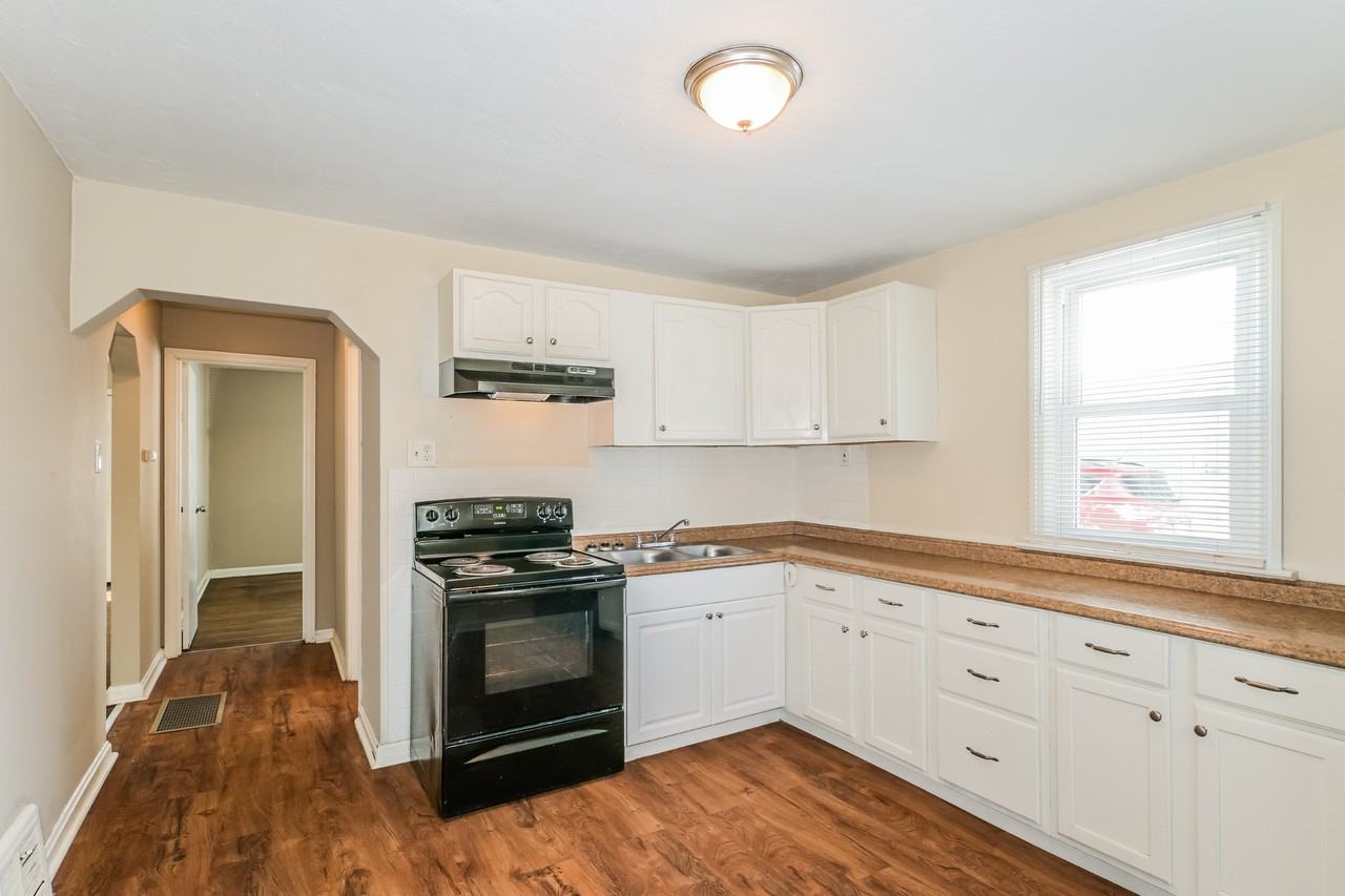 2214 Huntington Ave - Photo 6 of 15