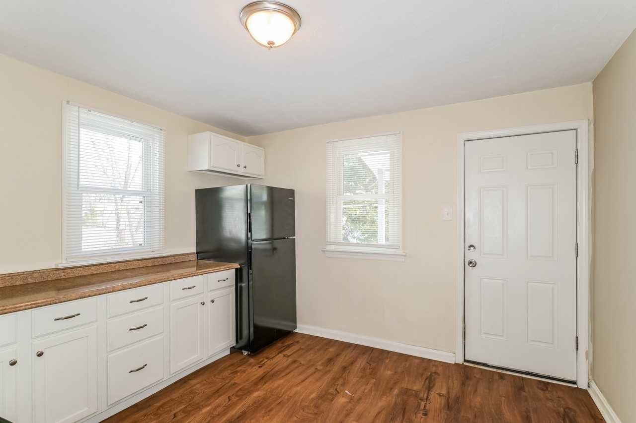 2214 Huntington Ave - Photo 7 of 15