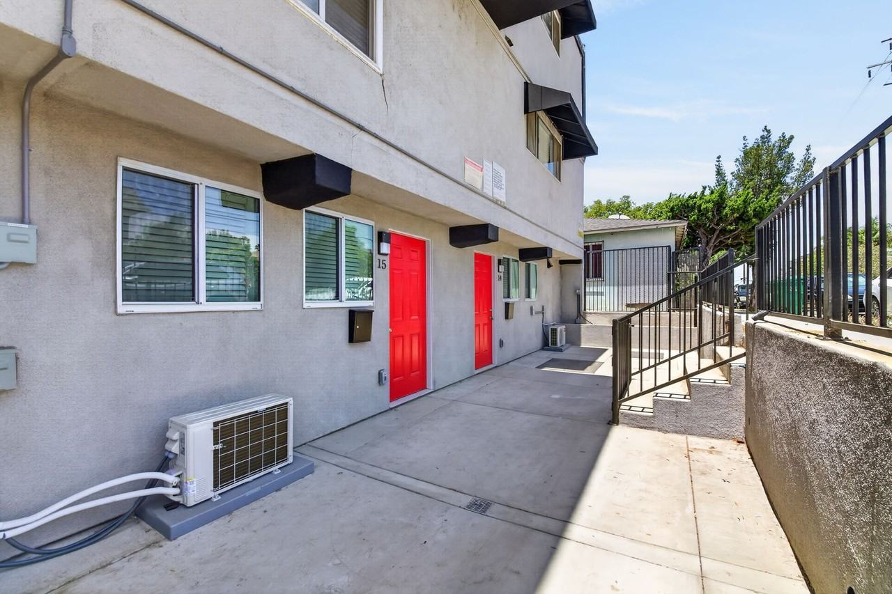 1121 Daisy Avenue - Photo 2 of 45