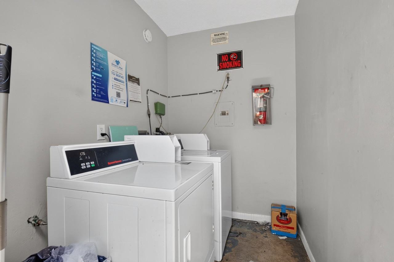 1121 Daisy Avenue - Photo 4 of 45
