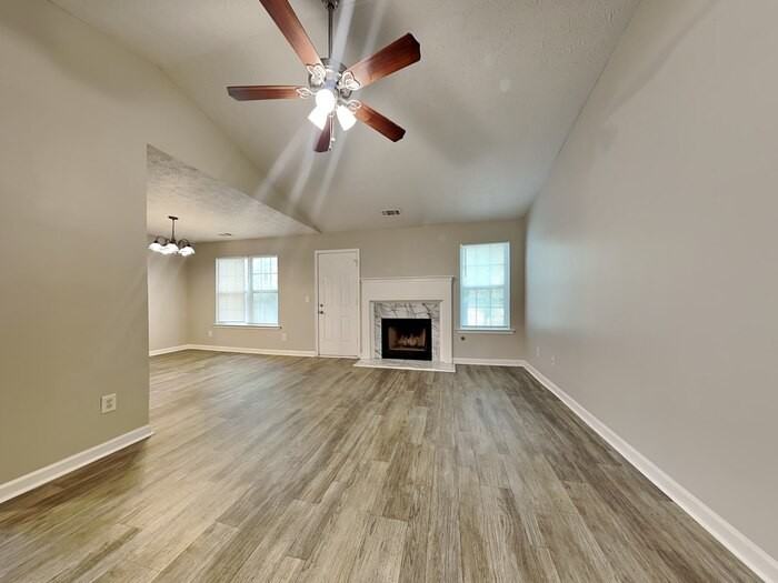 504 Edgewater Way - Photo 2 of 20