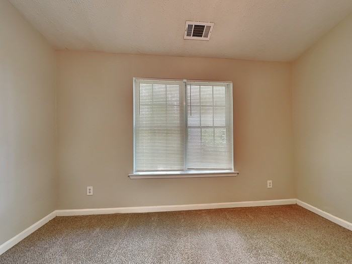 504 Edgewater Way - Photo 7 of 20