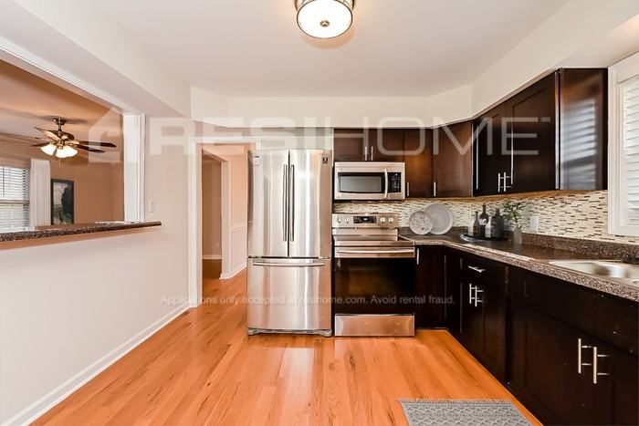 1579 Wren Rd - Photo 3 of 18