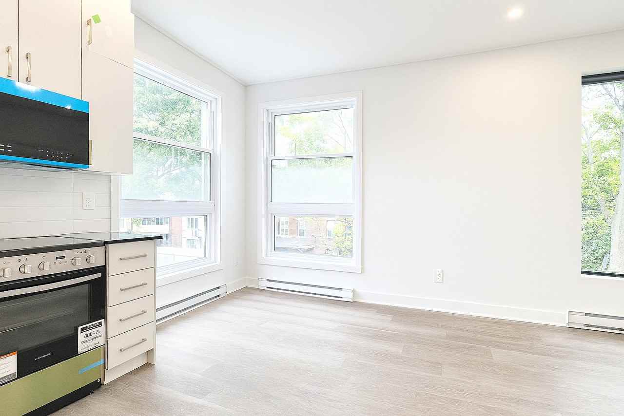 5153 Boul de Maisonneuve O - Photo 4 of 6