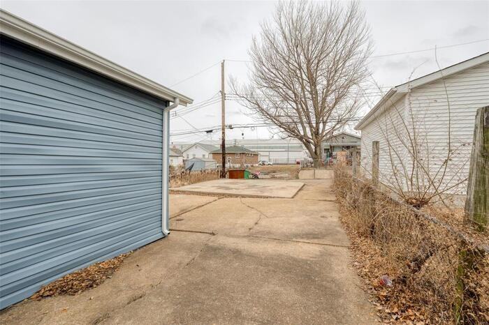 4333 Potomac St - Photo 2 of 3