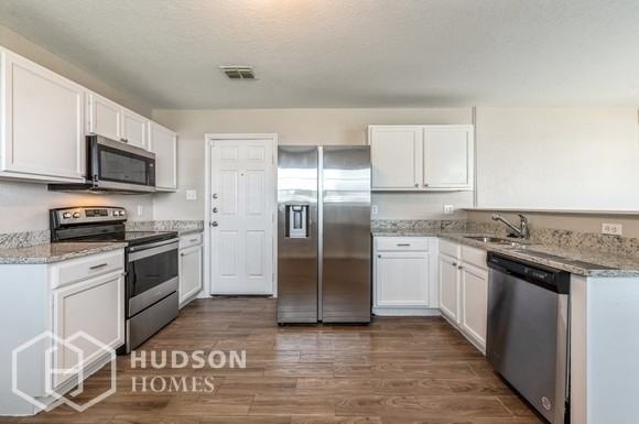 3814 Amber Chase - Photo 4 of 14