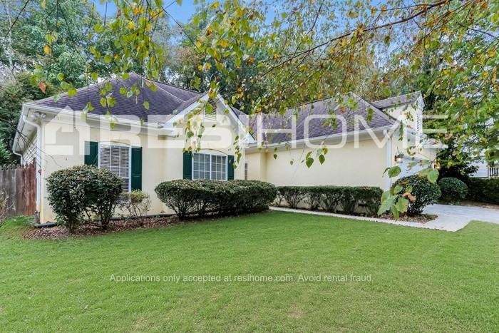 210 Foster Trace Dr - Photo 2 of 18