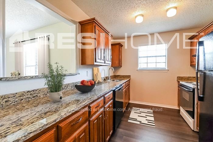 209 Madre Cir - Photo 3 of 17