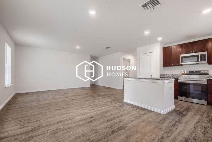 1137 Spruce St - Photo 6 of 14