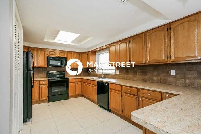7021 Moravian Dr - Photo 6 of 16
