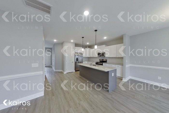 3717 Oak Leaf Way #C - Photo 4 of 20