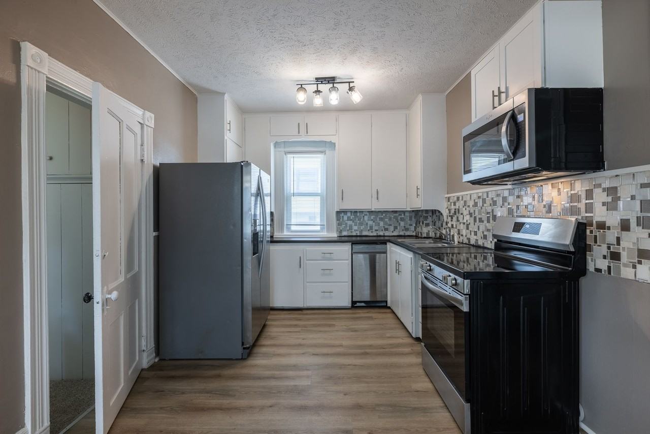 924 S 31st St - Photo 2 of 38
