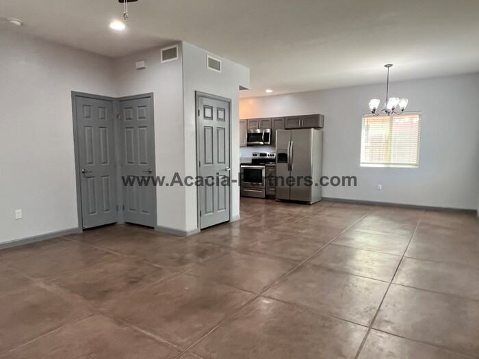 1421 N Belvedere Ave - Photo 5 of 18