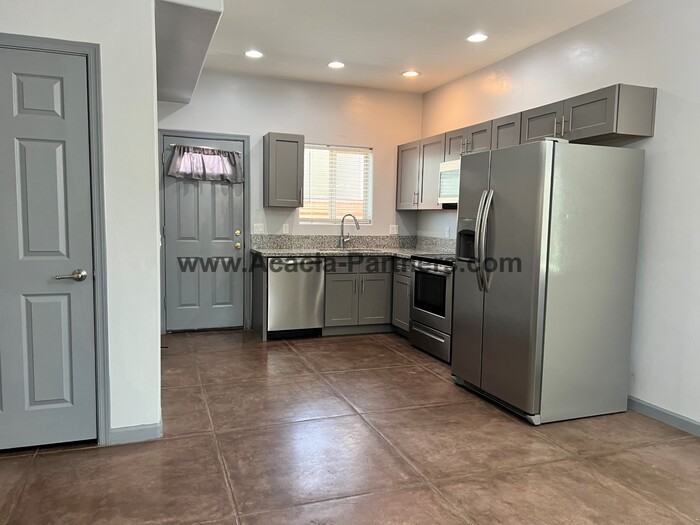 1421 N Belvedere Ave - Photo 7 of 18