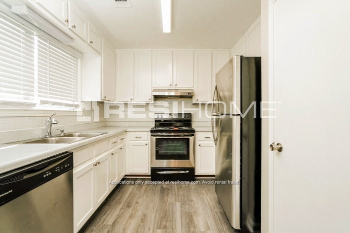 935 River Glen Pl - Photo 3 of 18