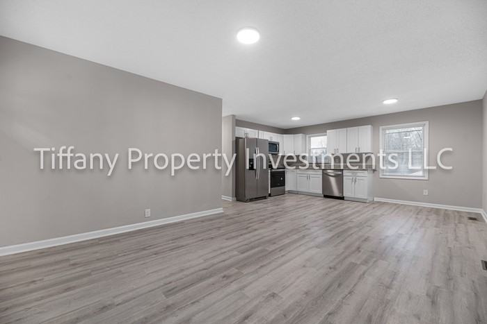 2331 Woodleaf Dr - Photo 3 of 24