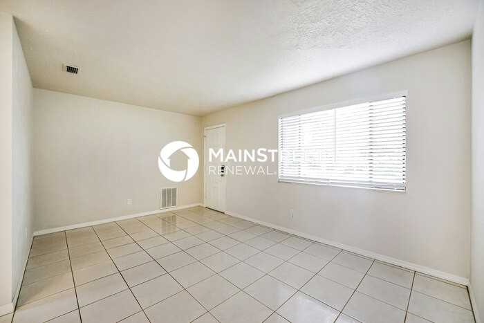 155 Westwood Dr - Photo 3 of 16