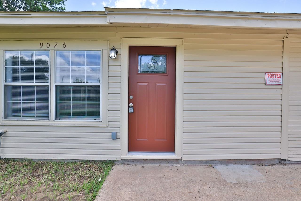 9026 Lake Forest Blvd - Photo 2 of 19