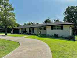 featured image of 305 Nw 35th St