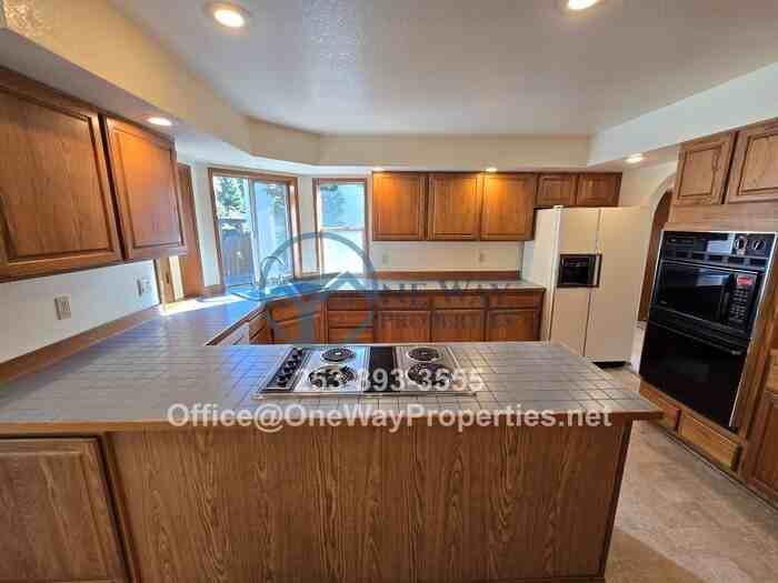 2855 Chambers Bay Dr - Photo 2 of 18