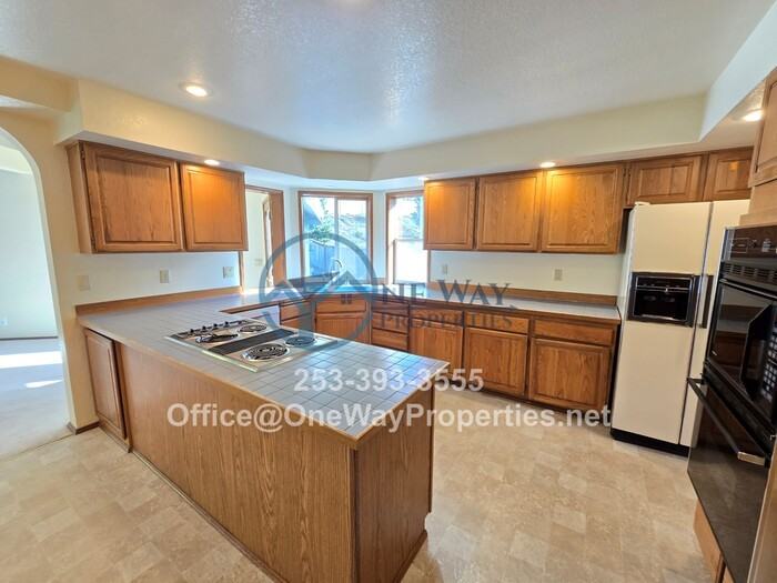 2855 Chambers Bay Dr - Photo 3 of 18