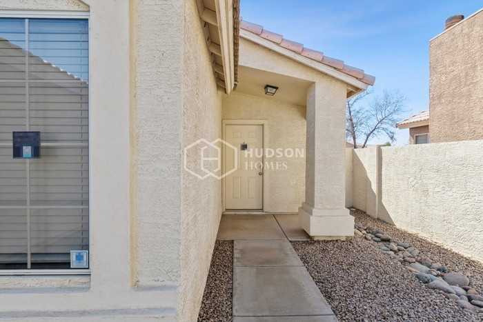 843 E Morelos St - Photo 3 of 24