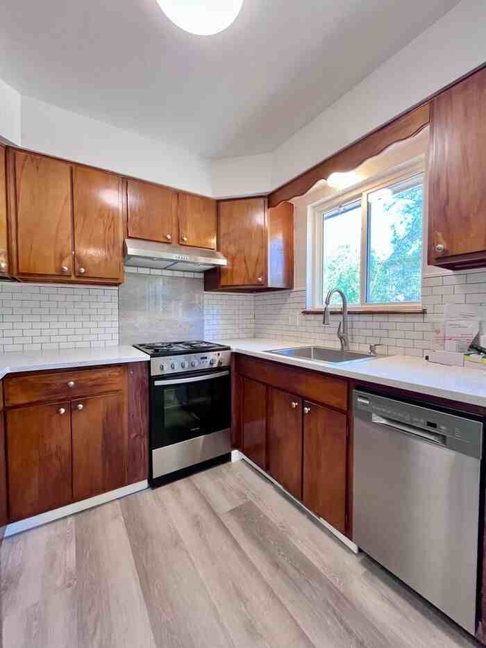 2428 Clearview Ave #2428 - Photo 7 of 16