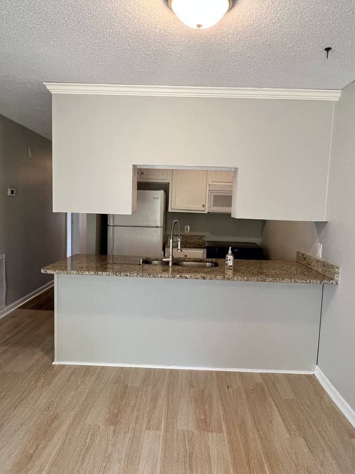 246 Lawrence St #A - Photo 2 of 3