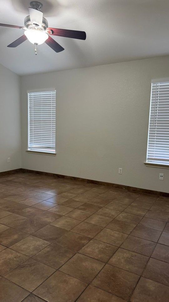 17338 Tobermory Dr - Photo 5 of 30
