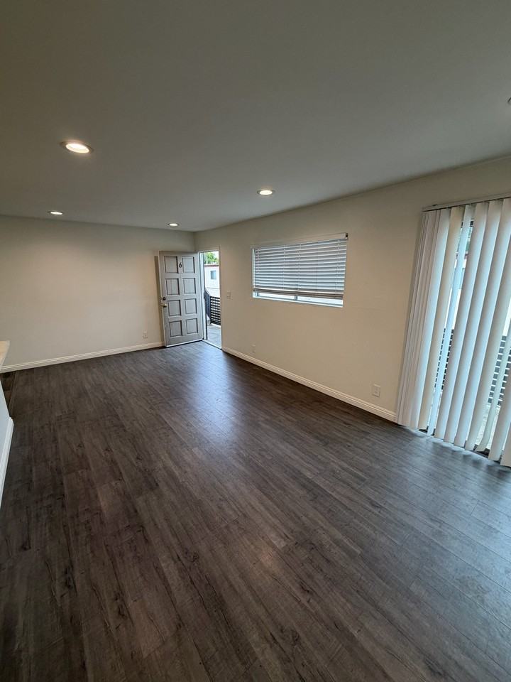 278 E Washington Blvd #1305-06 - Photo 5 of 15