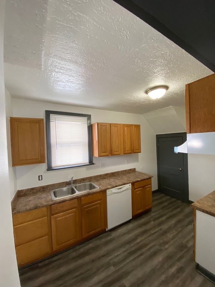 293 N Burgess Ave #NA - Photo 3 of 8